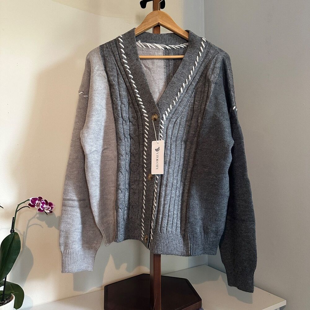 V For City Colorblock Cable Knit Cardigan Sweater Womens XL Gray Button Nwt